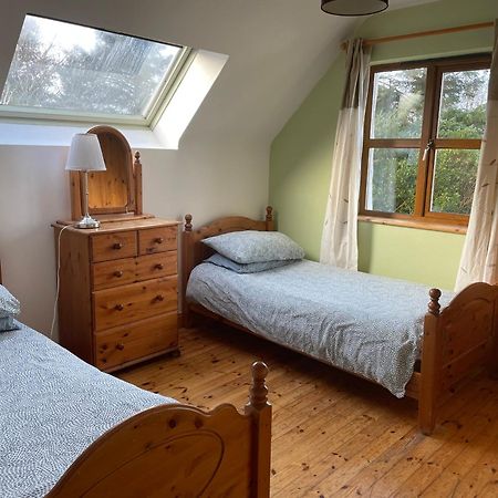 Letterfrack Mountain Farm Cottage On Farm In Village Centre Экстерьер фото