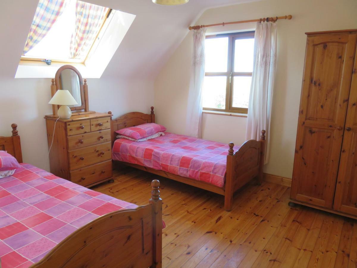 Letterfrack Mountain Farm Cottage On Farm In Village Centre Экстерьер фото
